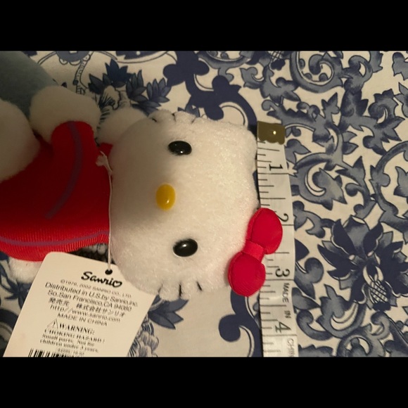 HELLO KITTY Plush - Picture 5 of 6